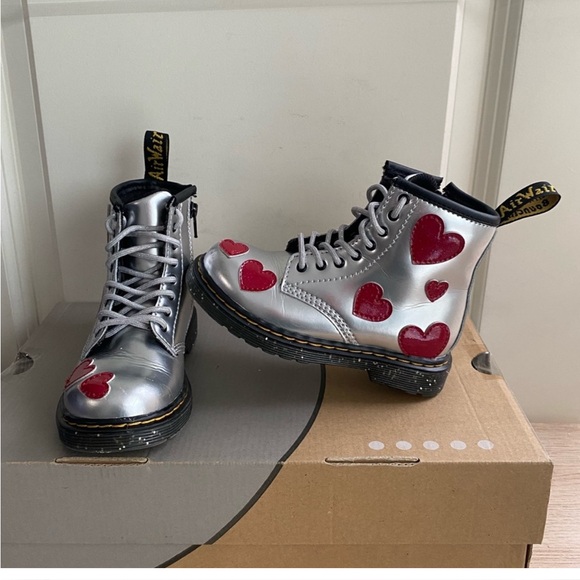 Limited Edition Dr. Martens Heart Boots. Kids 7 - Picture 7 of 9